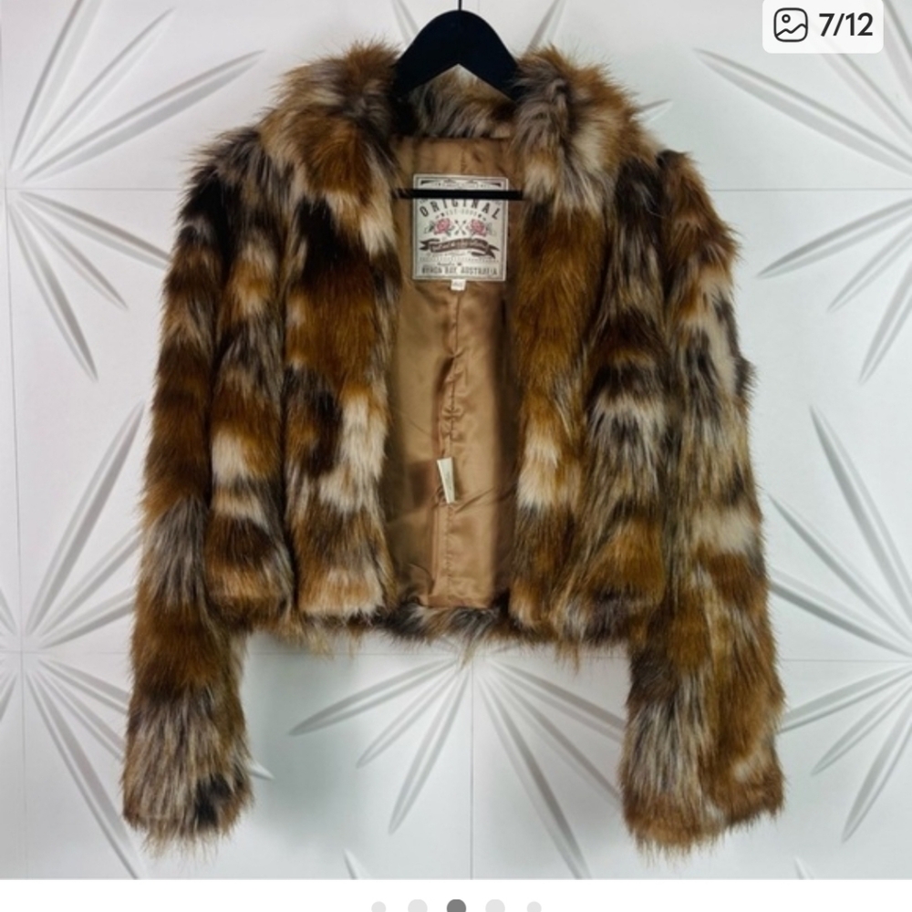 ✨ NWOT ✨ SPELL Nomad Faux Fur Jacket Rare Gem💎